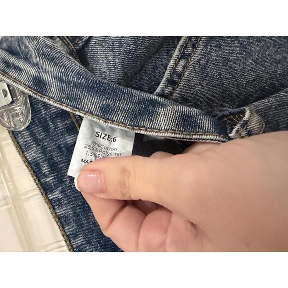 Women’s Barrel Jeans Size 6 – Modern Curved Leg Denim - Picture 2 of 3